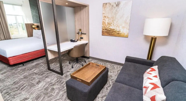 Четырёхместный люкс SpringHill Suites by Marriott Ontario Airport/Rancho Cucamonga
