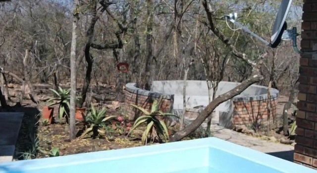 Ex Deo Erdvark Cottage, Забронировать Дом для отпуска Отели Барбертон с бассейном, Бассейн