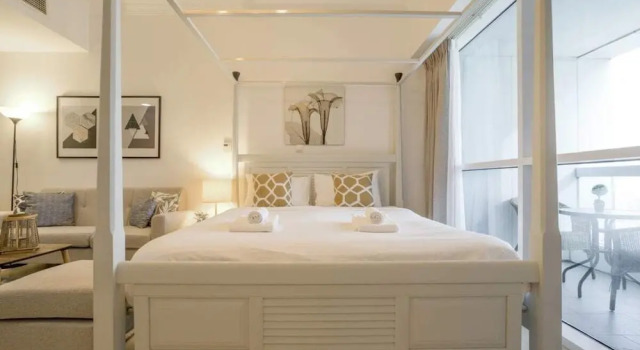 Elegant Apartment Close to The Metro!, Забронировать Апартаменты/квартира Апартаменты Эмирата Дубая, рядом с Dubai Marina Yacht Club, Апартаменты/квартира