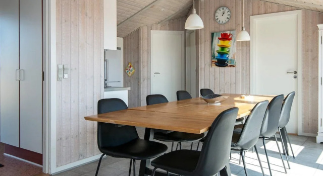 Sprawling Holiday Home at Hvide Sande With Indoor Whirlpool, Rezerwuj Dom wakacyjny Domki letniskowe w Vestjylland, Domek