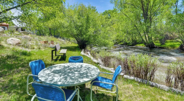 Коттедж Buena Vista Creekside Home w/ Private Hot Tub!