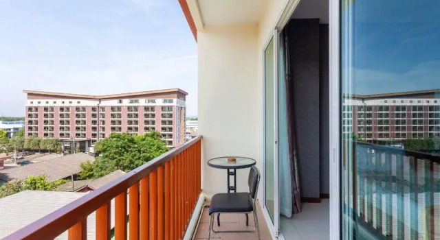 Двухместный номер Deluxe с балконом CK Resort Pattaya