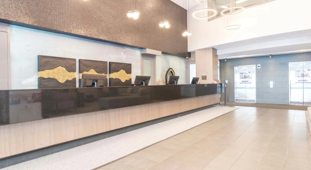 Sandman Signature Toronto Airport Hotel
