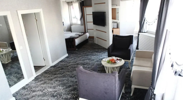 Полулюкс Manhattan Hotel