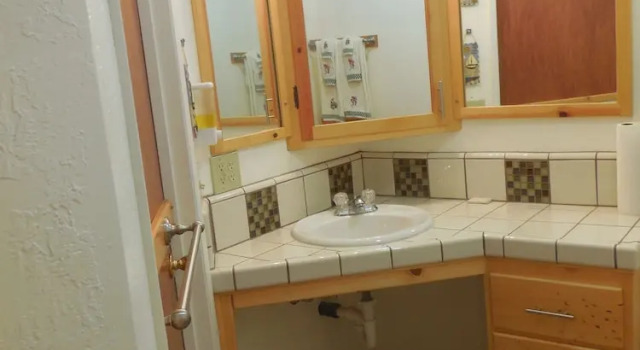 Четырёхместный номер Deluxe с видом на окрестности Yosemite Paradise Inn