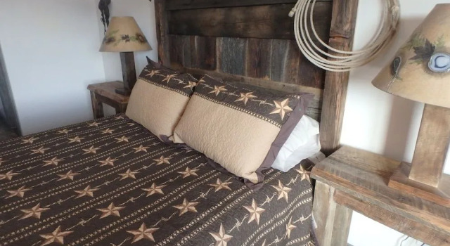 Rays place Inn, Book Hotel Swan Valley Idaho