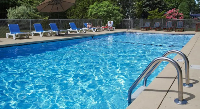 The Lodge at Turbat's Creek, Varaa Mini-hotelli Hotellit New England uima-altaalla, Uima-allas