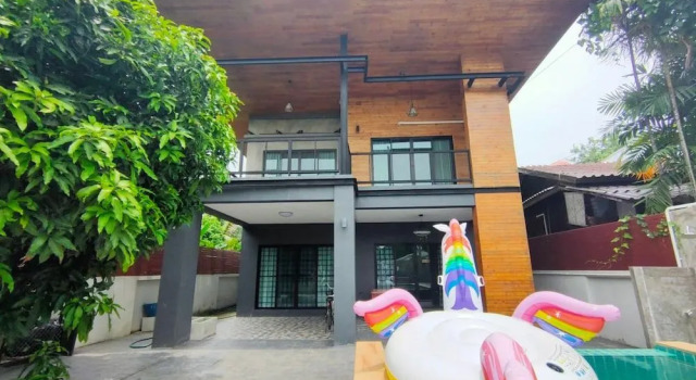 Lan House Pool Villa, Забронировать Вилла Коттеджи Чиангмай, рядом с Wiang Kum Kam, Коттедж