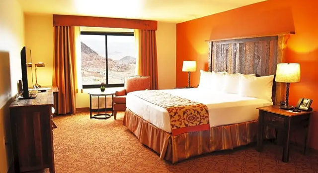 Четырёхместный номер Deluxe Hoover Dam Lodge