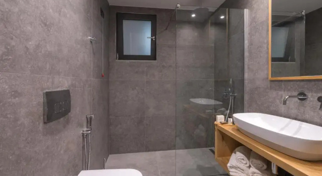 Трёхместный номер Standard с балконом и с видом на море Glow Boutique Hotel & Suites