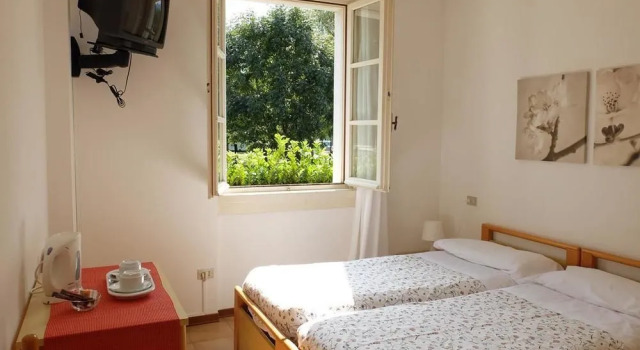 Residence Geranio, Book Hotel Hotels in Como with a Pool, Swimming Pool