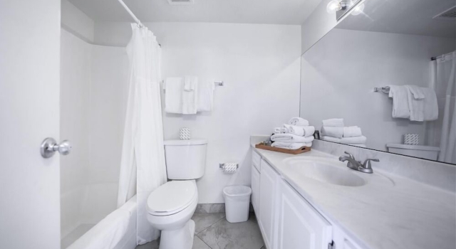 Апартаменты 120 Fully Furnished 1BR Suite-Prime Location! by RedAwning
