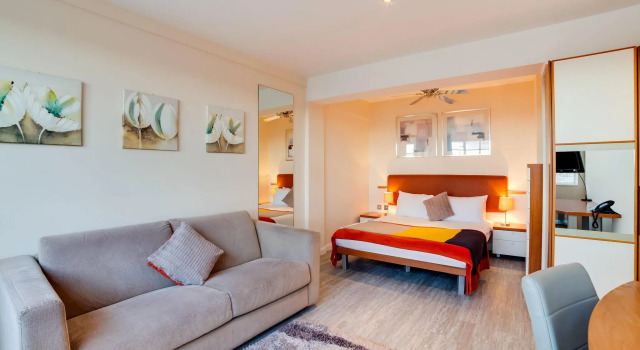 Graceful Studio in London near Churchill War Rooms, Забронировать Отель Кенсингтон и Челси Лондон, рядом с Саут Кенсингтон