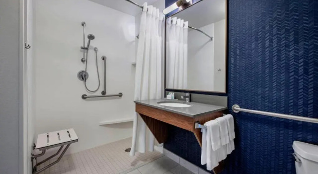 Четырёхместная студия Fairfield Inn & Suites by Marriott Kelowna