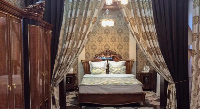 Полулюкс Отель Caravan Castle Boutique  Hotel