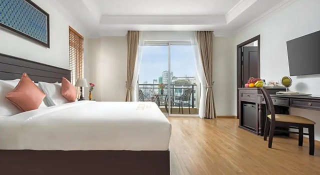 Номер Deluxe с балконом Duong Chan Hotel