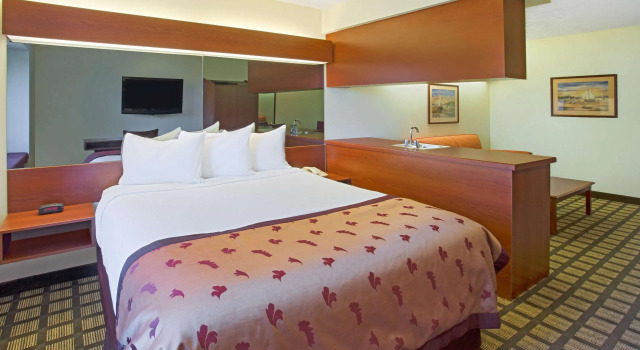 Microtel Inn & Suites by Wyndham Holland, Varaa Hotelli Holland 