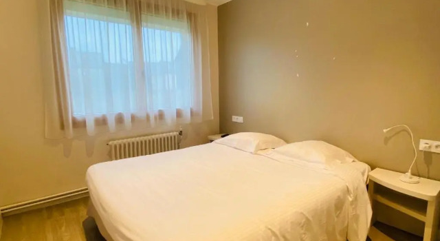 Коттедж Contact hôtel - Hôtel Les Bleuets & SPA