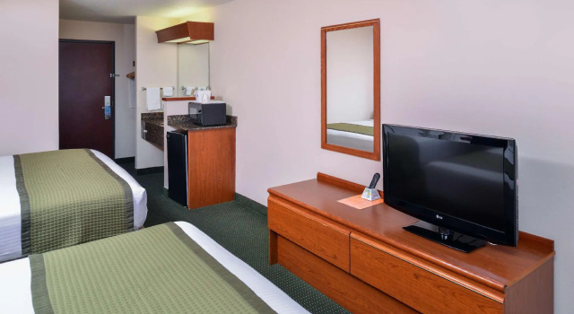 Четырёхместный номер Standard Travelodge by Wyndham, Newberg