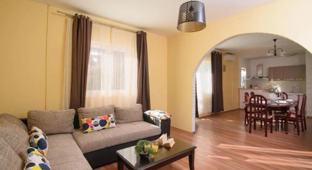 Apartmen Karmen 2, Забронировать Апартаменты/квартира Арбания Трогир