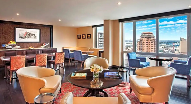 Номер Standard Sheraton LaGuardia East Hotel