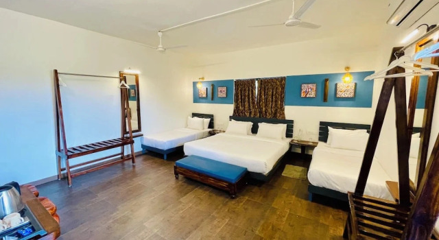 Kalrav Resort Pench, Забронировать Курортный отель Отели штата Махараштры с бассейном, Бассейн