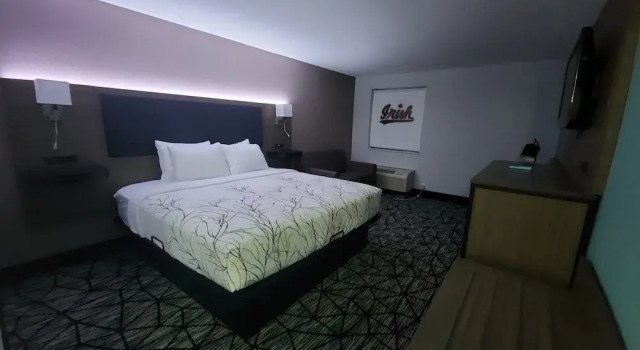 Люкс Baymont by Wyndham South Bend Near Notre Dame