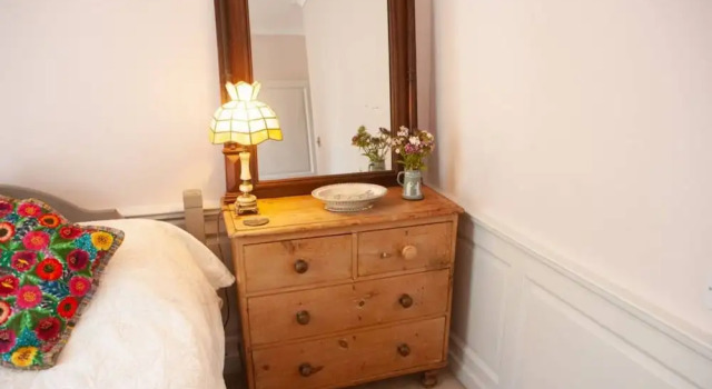 Georgian 2 Bedroom Apartment in Clifton, Забронировать Апартаменты/квартира Клифтон Бристоль, рядом с Christ Church Clifton