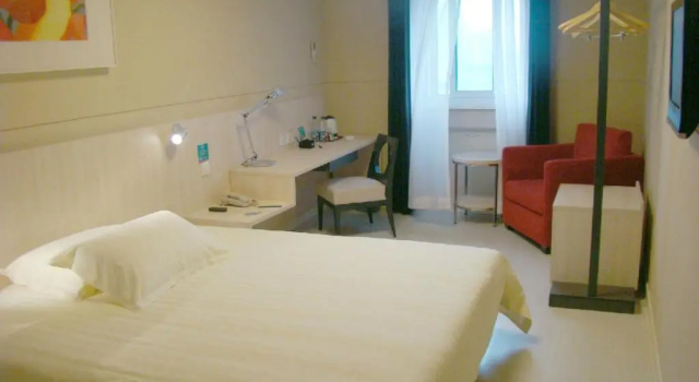 Двухместный номер Business Jinjiang Inn North Station Huigong Plaza Hotel