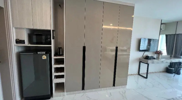 Номер Deluxe ARNI Skye Hotel