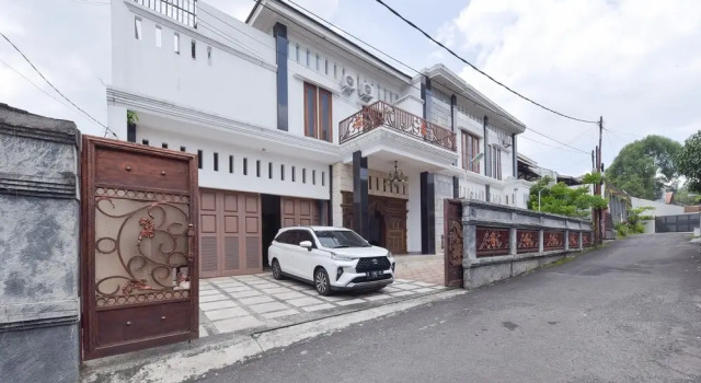 RedDoorz Syariah near Dago Pakar 2, Book Hotel Hotels in Bandung with a Pool, near Perjuangan Monument, Swimming Pool