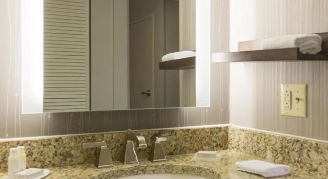 Люкс Courtyard by Marriott Nashville Downtown
