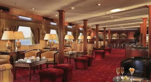 Travcotels Cruise Luxor Hotel