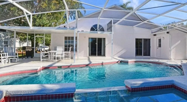 Water Front Privacy On Disneys Doorstep-2100oi 4 Bedroom Home by Redawning