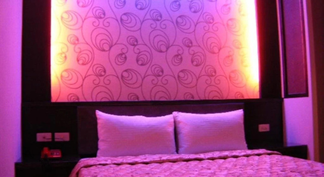 Baseball exquisite hotel