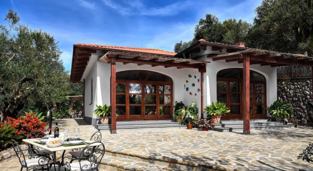Апартаменты Tulipano - A Charming and Peaceful Hillside Villa With Lovely Views