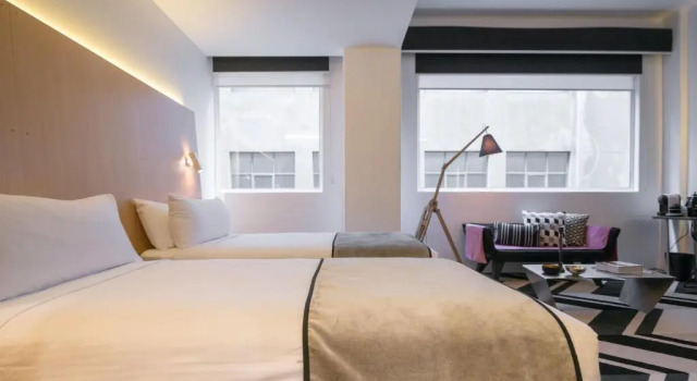 Двухместный номер Standard Adelphi Hotel