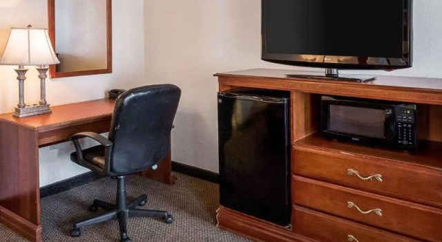 Четырёхместный люкс Comfort Inn Bossier City Casino Area near Shreveport Downtown