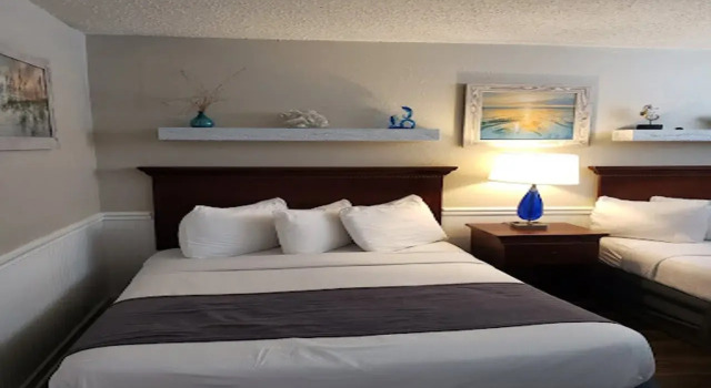Thunderbird Beach Resort, Забронировать Курортный отель Треже-Айленд Сент-Пит-Бич, рядом с Treasure Island Golf Tennis Recreation Center