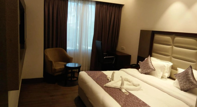 Bharawan Clarks Inn Express, Book Hotel Amritsar Punjab