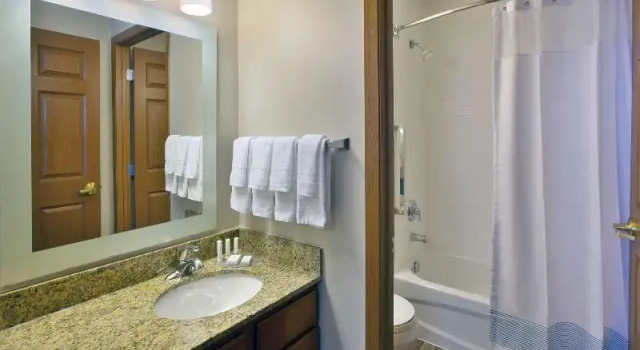 Четырёхместный люкс TownePlace Suites Detroit Dearborn