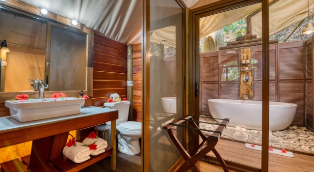 Коттедж Ylang Ylang Beach Resort