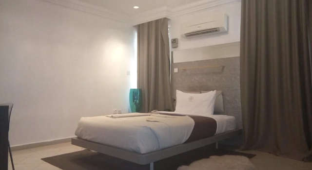 The Ambassador, Đặt Khách sạn Jabi AbujaMun