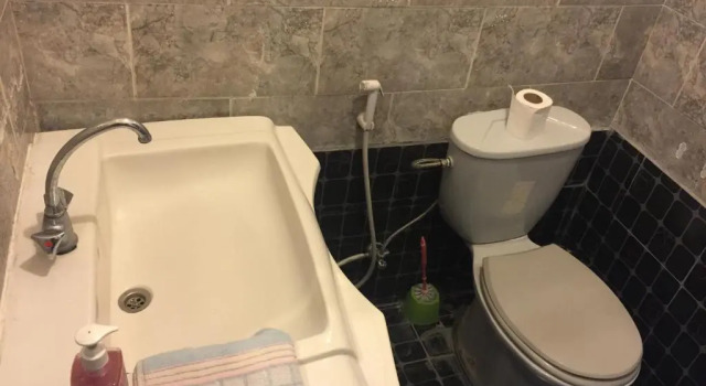 Кровать в общем номере Nobel Hotel
