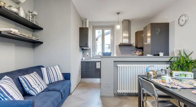 Apartment Near Lake Maggiore and Borromean Isles, Забронировать Апартаменты/квартира Отели Вербания с парковкой, рядом с Ботанические сады Виллы Таранто, Парковка