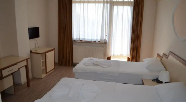 Трёхместный номер Standard с балконом Ayvalık Palas Hotel