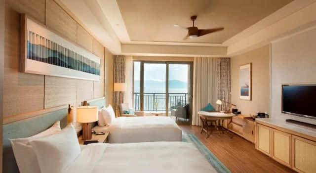 Двухместный номер Premier с видом на озеро Hilton Yuxi Fuxian Lake