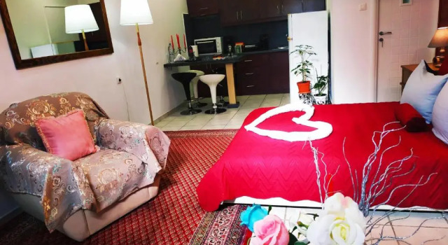Sweet Home Suite, Rezervovat Hotel Hotely v Corinthia Regional Unit s parkováním, Parkování
