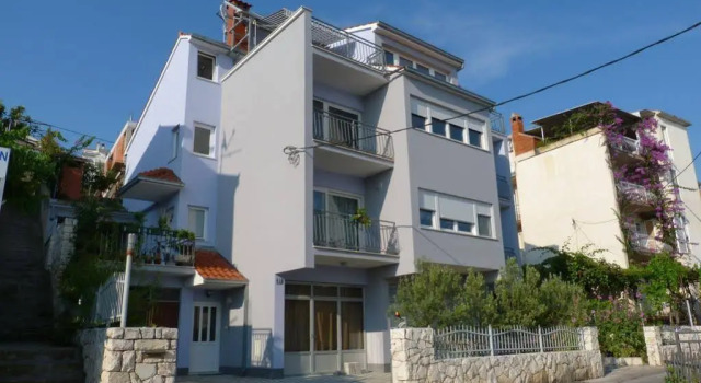 Danielov Frane, Rezerwuj Apartament Hotele w Strožanac z parkingiem, Parking