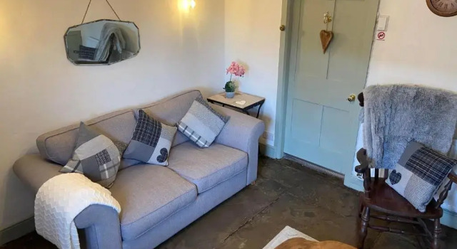 18th Century Cosy Cottage in Snitterfield